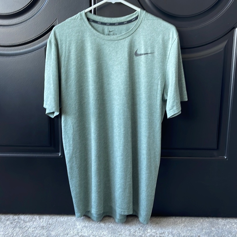 Men’s Nike dry fit t- shirt!